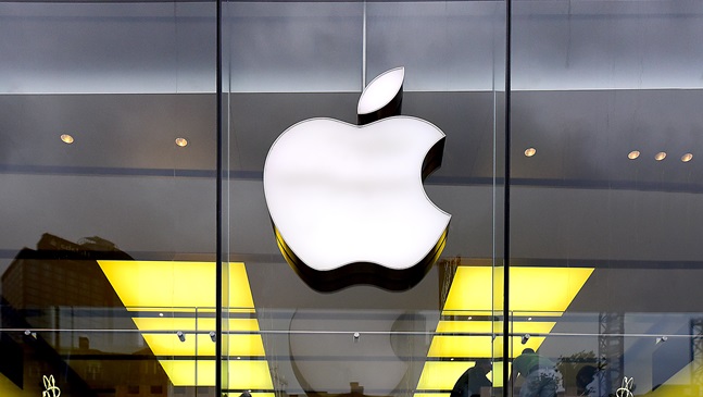 frankfurtgermany-may082017applestoreandlogo-appleinc-isanamerican