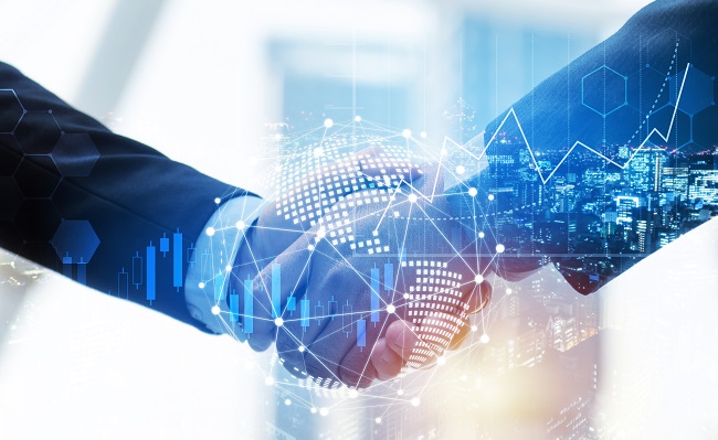 partnership-investorbusinessmanhandshakewithpartnerforsuccessfulproject