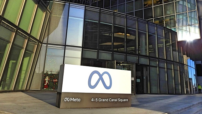 10thdecember2021dublinireland-selectivefocusonthenew-2